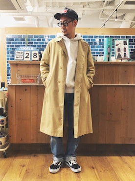 「プルオーバーパーカー」｜「アイテム（トレンチコート）」を使った、RYOさん（メンズ・168cm）の秋コーディネート