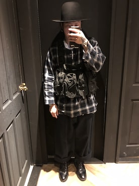 「COMMON PROJECTS（コモンプロジェクト）のアイテム（ブーツ）」を使った、許志安さん（メンズ・170cm）の冬コーディネート