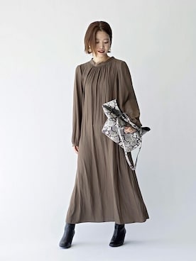 「La TOTALITE（ラトータリテ）のアイテム（ショルダーバッグ）」を使った、uniさん（レディース・156cm）の秋コーディネート