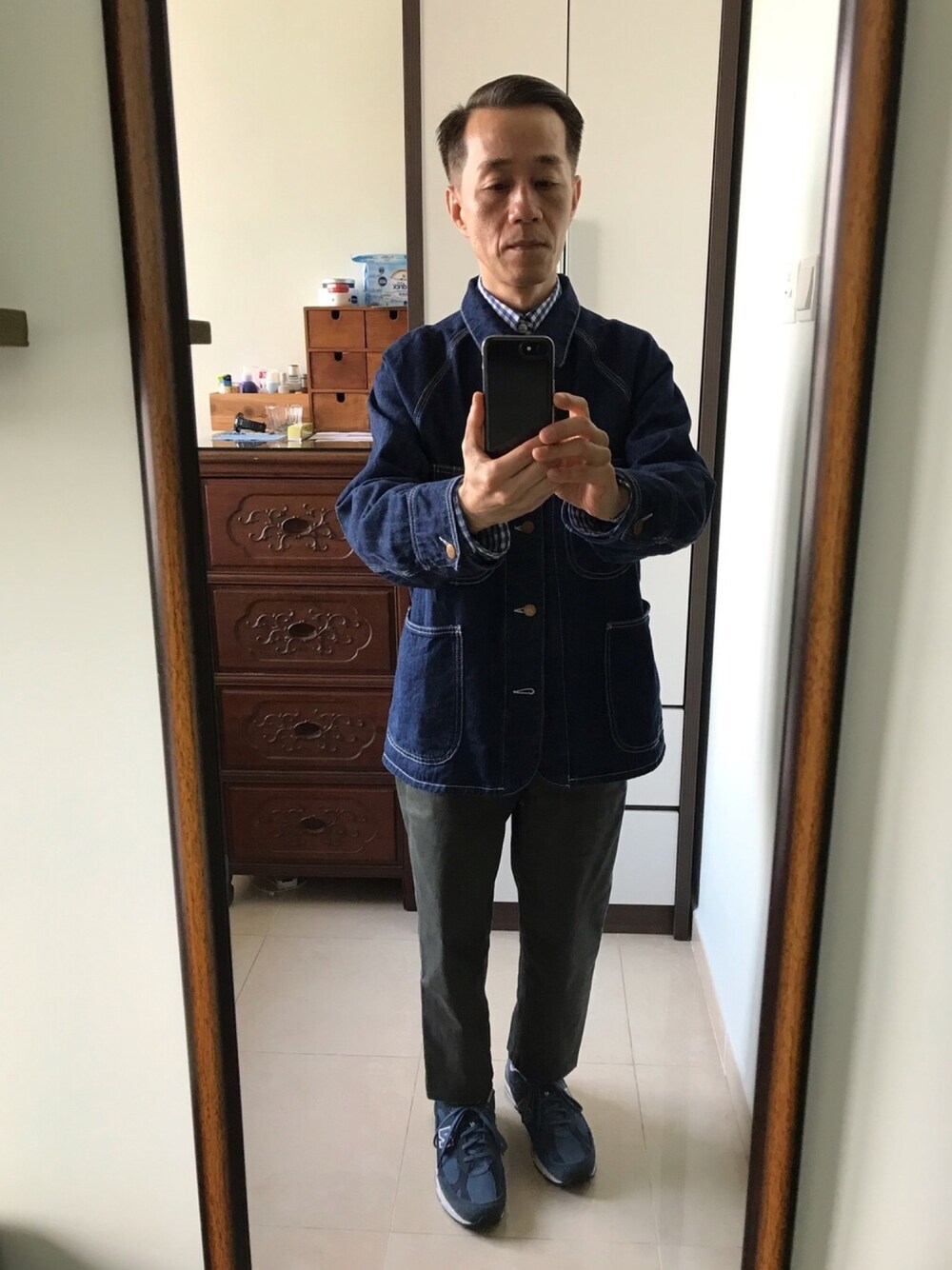 「coenのアイテム（デニムジャケット、ブルー系）」を使った、kmkongさん（メンズ・165cm）の冬コーディネートの1枚目の写真
