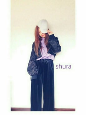 「パープル×黒」｜「アイテム（キャップ）」を使った、shuraさん（レディース・160cm）の春コーディネート