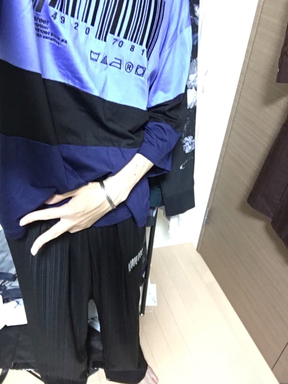 「summer、カジュアルコーデ、スラックス、きれいめカジュアル」｜「SHAREEFのSHADOW STRIPE WIDE PANTS（その他パンツ、ブラック系）」を使った、のってぃさん（メンズ・173cm）の夏コーディネートの1枚目の写真