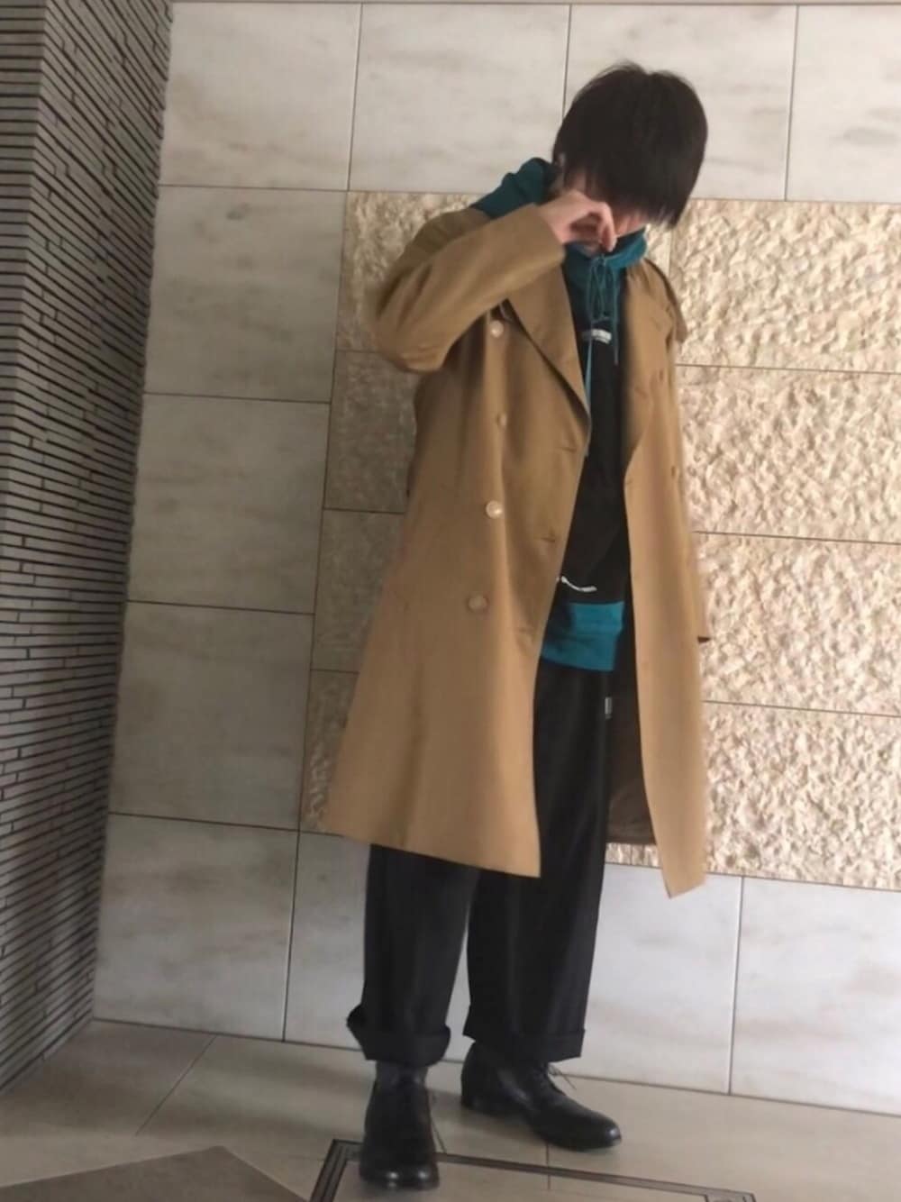 「オトナカジュアル、春、パーカー、SHAREEF、はるコーデ、トレンチコート、ワイドパンツ」｜「PADRONEの【PADRONE】STUDIOUS別注外羽根プレーントゥシューズ/PK8686-2003-17C（ドレスシューズ、ブラック系）」を使った、のってぃさん（メンズ・173cm）の春コーディネートの1枚目の写真