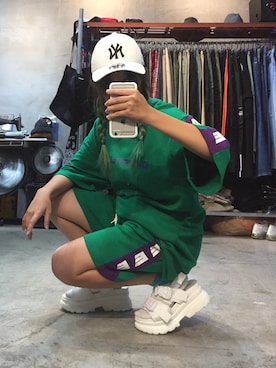 「oversize 長版Tのアイテム（Tシャツ/カットソー、グリーン系）」を使った、一米五小隻女さん（レディース・152cm）の秋コーディネート