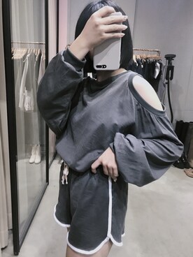 「露肩縮口帽Tのアイテム（スウェット、グレー系）」を使った、一米五小隻女さん（レディース・152cm）の秋コーディネート