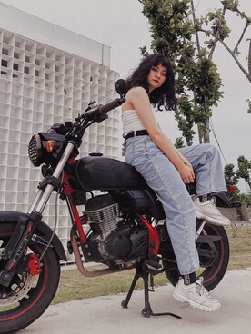 「牛仔直筒闊腿長褲のアイテム（デニムパンツ、ブルー系）」を使った、一米五小隻女さん（レディース・152cm）の夏コーディネート