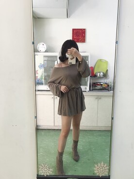 「懶人套裝のアイテム（オールインワン・サロペット、ブラウン系）」を使った、一米五小隻女さん（レディース・152cm）の秋コーディネート