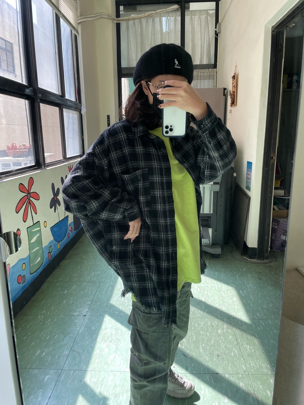「上班、上班穿搭、學生、辦公室、心靈雞湯、コーディネート、ootd」｜「KANGOLの【KANGOL / カンゴール】刺繍ロゴ ハンチング（ハンチング/ベレー帽、ブラック系）」を使った、一米五小隻女さん（レディース・152cm）の冬コーディネートの1枚目の写真