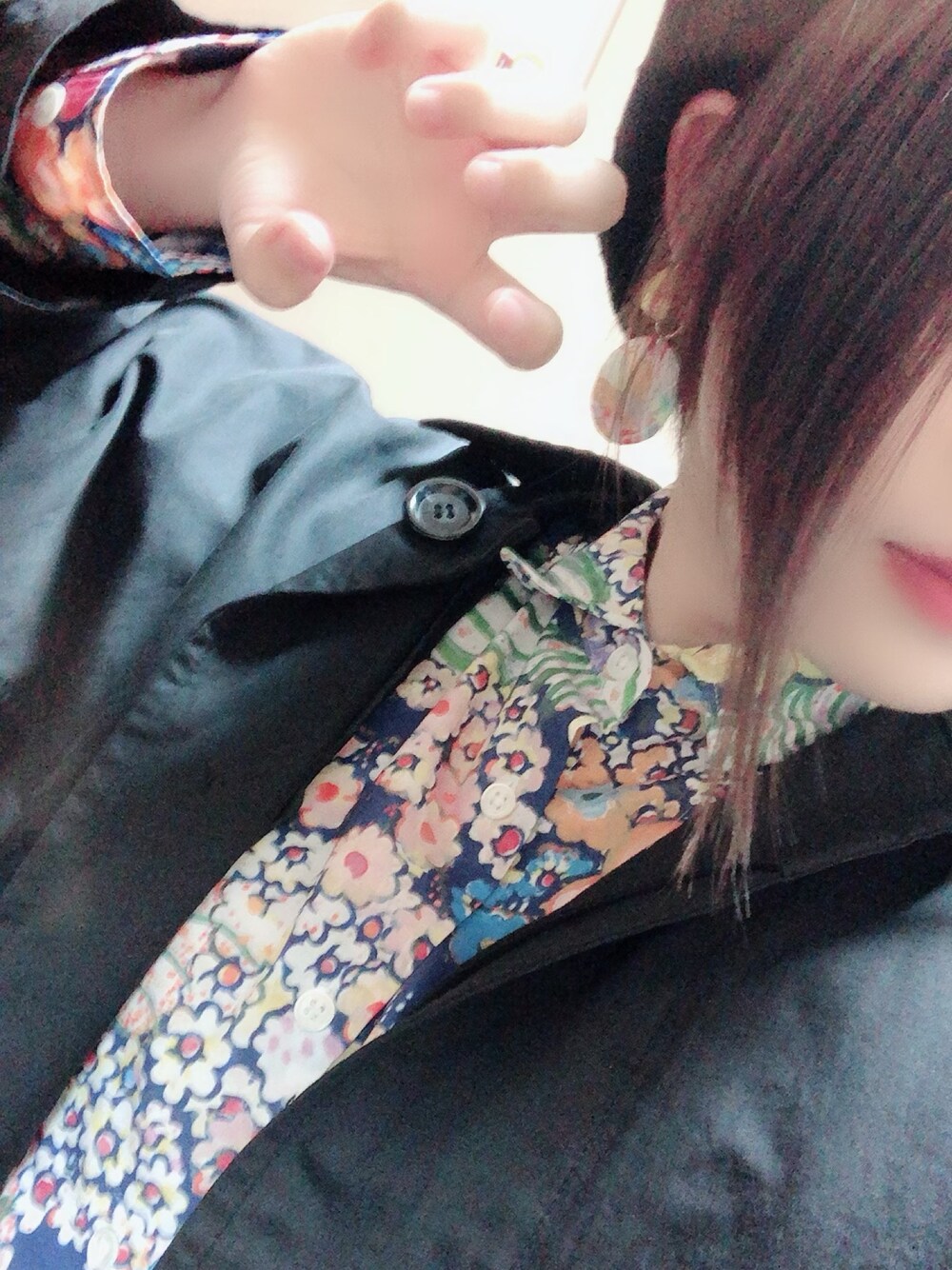 「ツモリチサト、ニコアンド、フラボア、カラフル」｜「TSUMORI CHISATOのツモリチサトシャツ（シャツ/ブラウス、その他）」を使った、山藤さん（レディース・155cm）の冬コーディネートの1枚目の写真