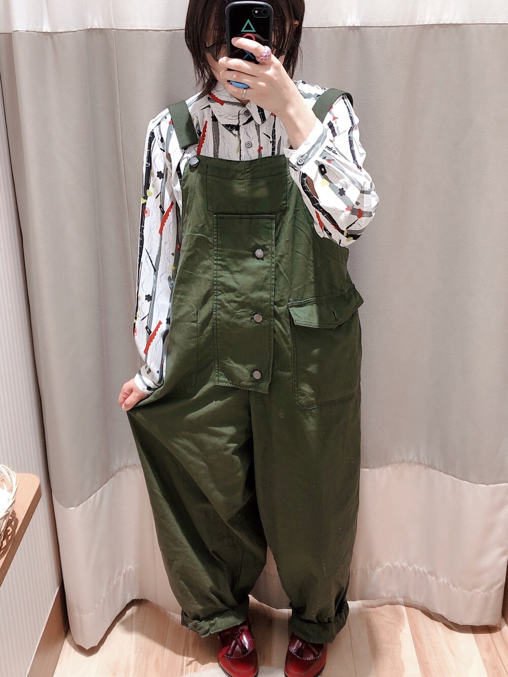 「秋のコーデ、休日スタイル、古着MIX、古着」｜「usedのアイテム（シャツ/ブラウス、ホワイト系）」を使った、山藤さん（レディース・155cm）の秋コーディネートの1枚目の写真