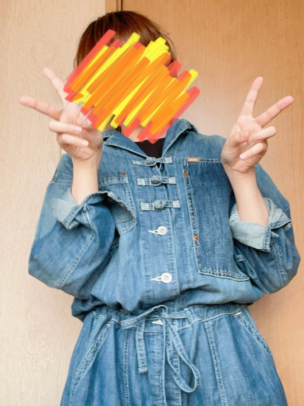 「つなぎスタイル、つなぎ、今日のコーデ、春夏コーデ、デニム、カジュアル、おしゃれさんと繋がりたい、チャイナ」｜「TOBILAのTOBILA/トビラ   7.5OZデニム ジャンプスーツ（つなぎ/オールインワン、ブルー系）」を使った、山藤さん（レディース・155cm）の夏コーディネートの1枚目の写真