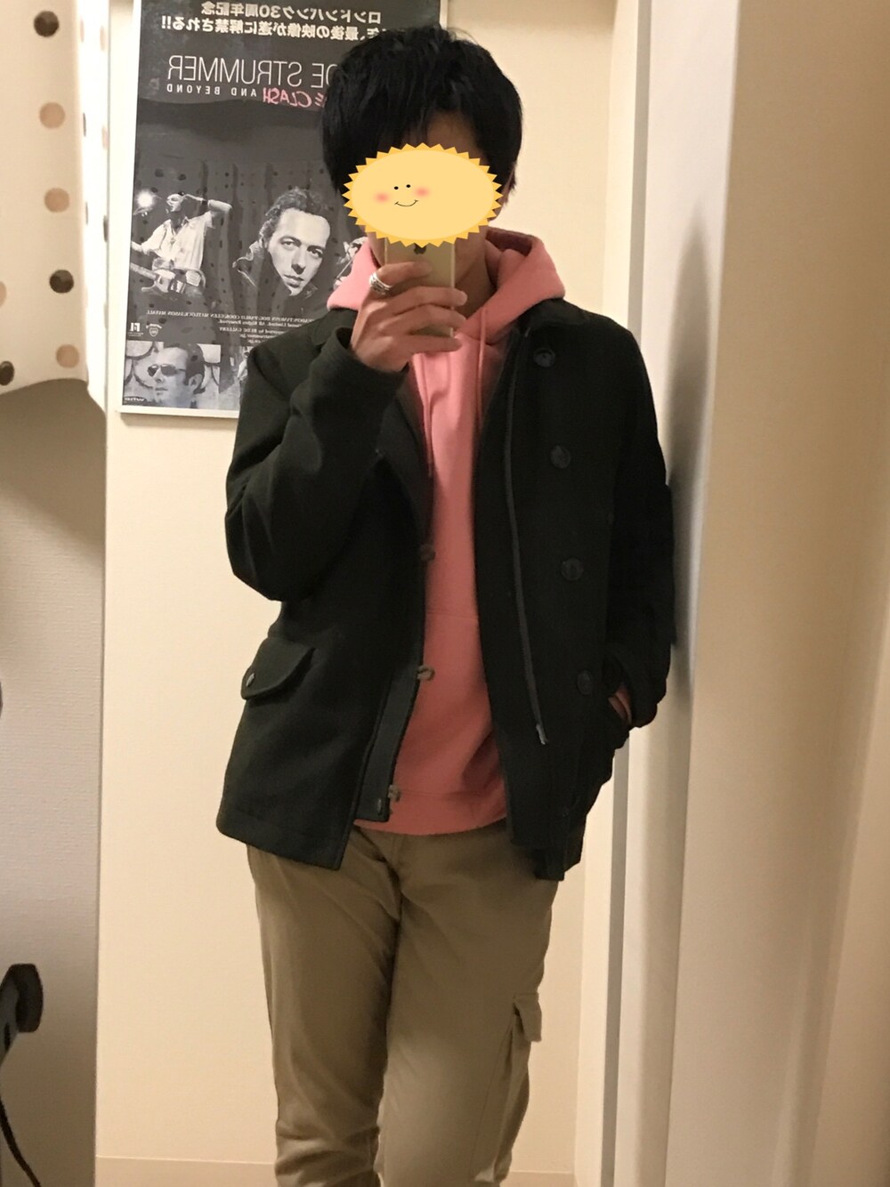 「パーカー、ピンク、MONKEY TIME、Chrome Hearts、スキニー、casual、チノパン」｜「WEGOのWEGO/カラー起毛ビッグプルパーカー（パーカー、ピンク系）」を使った、TJさん（メンズ・165cm）の冬コーディネートの1枚目の写真