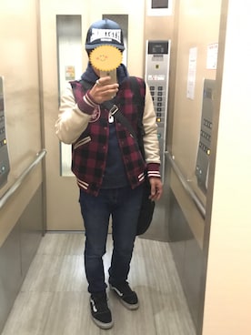「アイテム（スタジャン、ピンク系）」を使った、TJさん（メンズ・165cm）の冬コーディネート