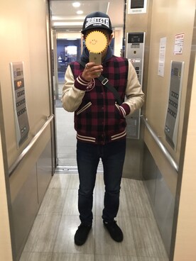 「アイテム（スタジャン、ピンク系）」を使った、TJさん（メンズ・165cm）の冬コーディネート