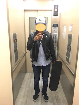 「Saint Laurent」｜「アイテム（ライダースジャケット）」を使った、TJさん（メンズ・165cm）の春コーディネート