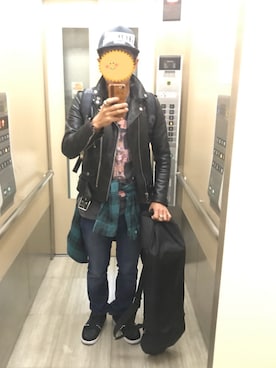 「SAINT LAURENT PARIS（サンローランパリ）のアイテム（ライダースジャケット）」を使った、TJさん（メンズ・165cm）の春コーディネート