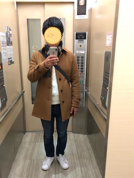 「スタンスミス」｜「アイテム（ステンカラーコート）」を使った、TJさん（メンズ・165cm）の冬コーディネート