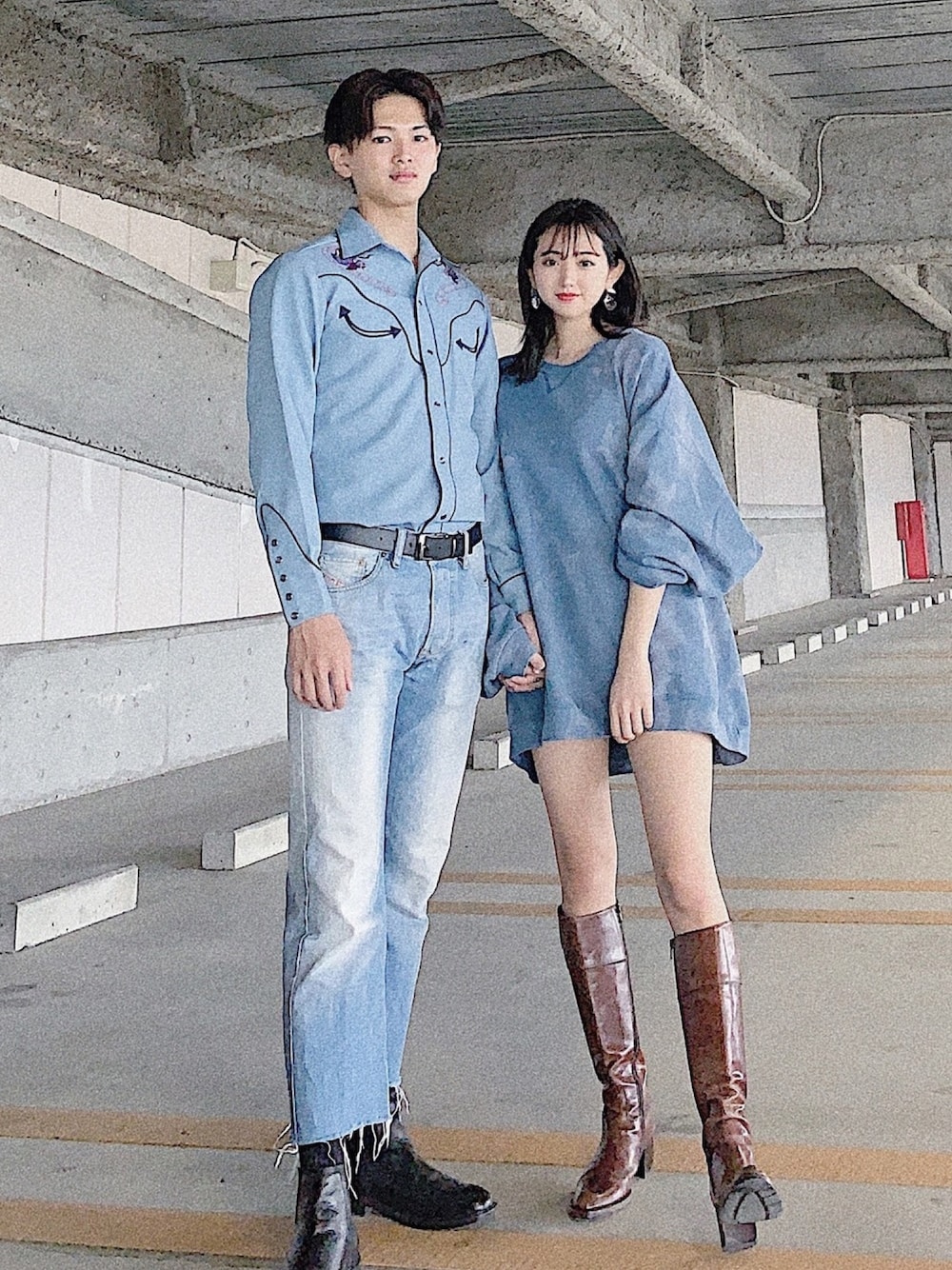 「ブルー、ブルーコーデ、青、ウエスタンシャツ、70's、リメイクジーンズ、リンクコーデ、カップル、カップルコーデ、Diesel」｜「h ber cのアイテム（シャツ/ブラウス、ブルー系）」を使った、まりいさん（メンズ・182cm）の夏コーディネートの1枚目の写真