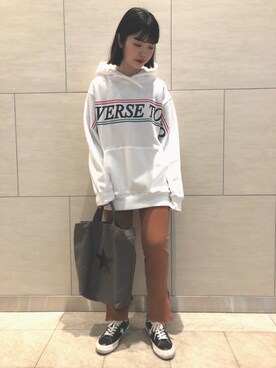 「CONVERSE TOKYO（コンバーストウキョウ）のCONVERSE TOKYO/コンバーストウキョウ　ビッグプリントパーカー（パーカー、ホワイト系）」を使った、risaさん（レディース・162cm）の冬コーディネート