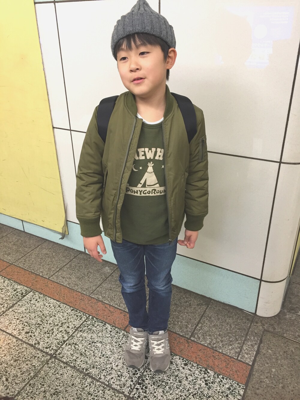 「PONY GO ROUNDのHOME RAGLAN CREW（スウェット、グリーン系）」を使った、komako77さん（キッズ・135cm）の冬コーディネートの1枚目の写真