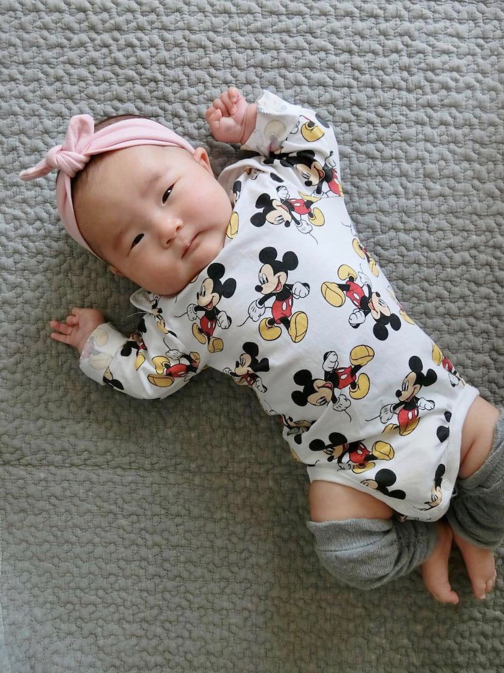 「赤ちゃん、赤ちゃんコーデ、女の子、女の子コーデ、生後2ヶ月、H&M、60cm」｜「H&Mのアイテム（トップス、ホワイト系）」を使った、y_cocoさん（キッズ・60cm）の秋コーディネートの1枚目の写真
