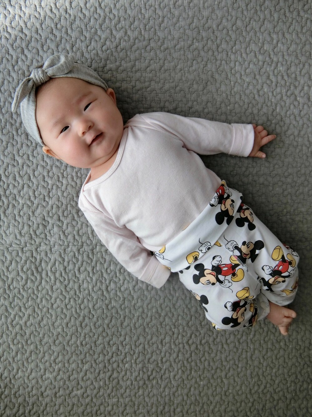 「赤ちゃん、赤ちゃんコーデ、女の子、女の子コーデ、H&M、生後2ヶ月」｜「H&Mのアイテム（トップス、ピンク系）」を使った、y_cocoさん（キッズ・60cm）の秋コーディネートの1枚目の写真
