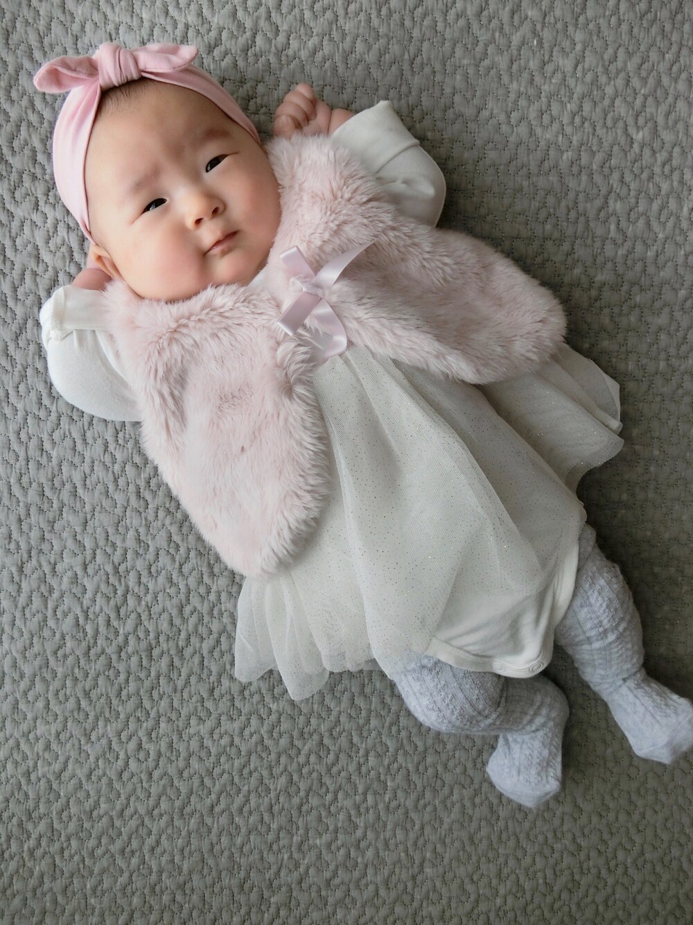 「赤ちゃん、赤ちゃんコーデ、女の子、女の子コーデ、H&M、生後2ヶ月」｜「H&Mのアイテム（ワンピース、ホワイト系）」を使った、y_cocoさん（キッズ・60cm）の秋コーディネートの1枚目の写真