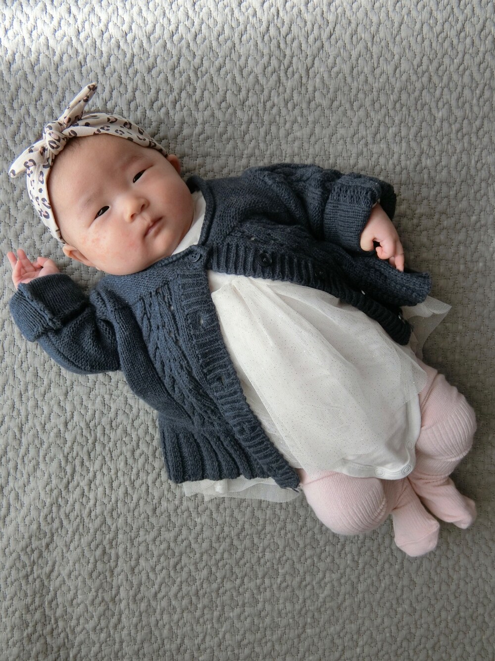「赤ちゃん、赤ちゃんコーデ、女の子、女の子コーデ、H&M、生後2ヶ月」｜「H&Mのアイテム（ワンピース/ドレス、ホワイト系）」を使った、y_cocoさん（キッズ・60cm）の秋コーディネートの1枚目の写真