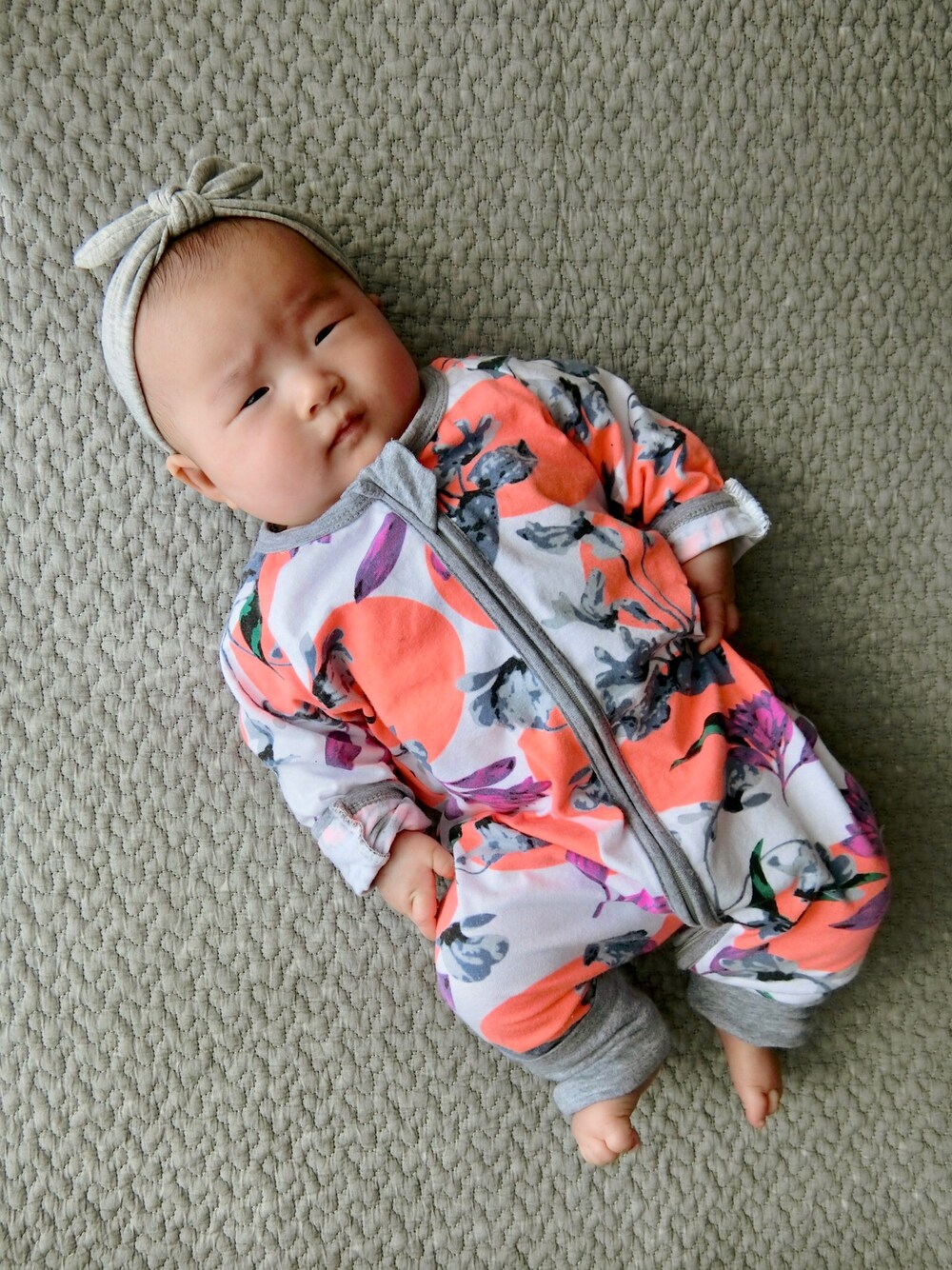 「赤ちゃん、赤ちゃんコーデ、女の子、H&M、女の子コーデ、生後3ヶ月」｜「no brandのアイテム（オールインワン・サロペット、オレンジ系）」を使った、y_cocoさん（キッズ・50cm）の秋コーディネートの1枚目の写真