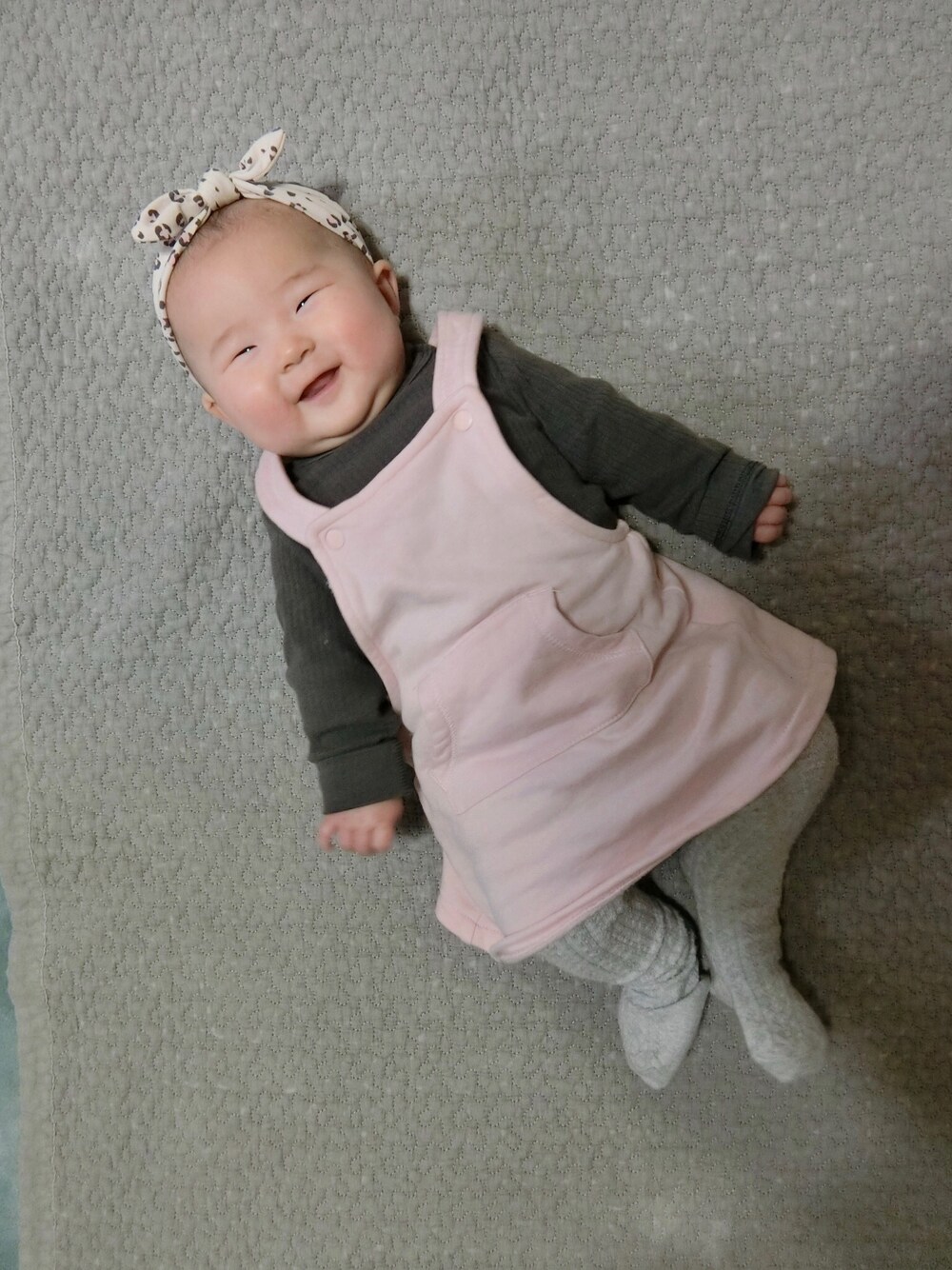 「赤ちゃん、赤ちゃんコーデ、女の子、女の子コーデ、生後3ヶ月、H&M」｜「H&Mのアイテム（ワンピース、ピンク系）」を使った、y_cocoさん（キッズ・60cm）の冬コーディネートの1枚目の写真