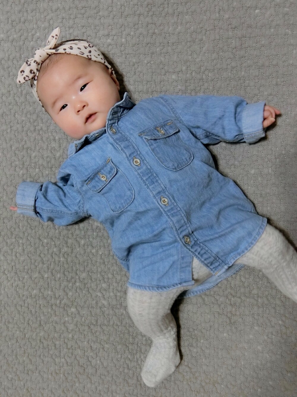 「赤ちゃん、赤ちゃんコーデ、女の子、女の子コーデ、生後4ヶ月、H&M」｜「H&Mのアイテム（シャツ/ブラウス、ブルー系）」を使った、y_cocoさん（キッズ・60cm）の冬コーディネートの1枚目の写真
