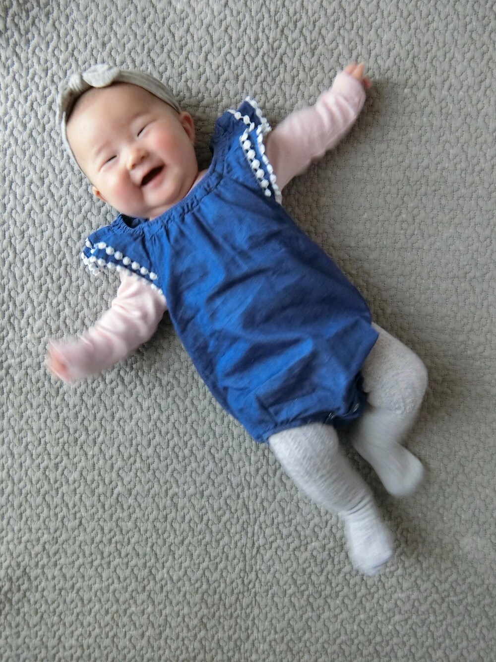 「赤ちゃん、赤ちゃんコーデ、女の子、女の子コーデ、生後4ヶ月、H&M」｜「YAHOO JAPANのアイテム（トップス、ブルー系）」を使った、y_cocoさん（キッズ・60cm）の冬コーディネートの1枚目の写真
