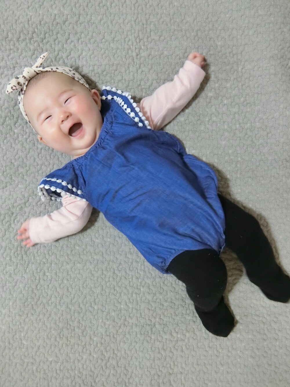 「赤ちゃん、赤ちゃんコーデ、女の子、女の子コーデ、生後4ヶ月、H&M」｜「YAHOO JAPANのアイテム（トップス、ブルー系）」を使った、y_cocoさん（キッズ・60cm）の冬コーディネートの1枚目の写真