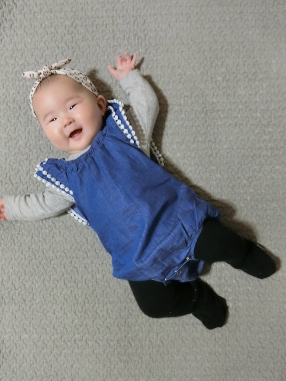「赤ちゃん、赤ちゃんコーデ、女の子、女の子コーデ、生後5ヶ月、H&M」｜「YAHOO JAPANのアイテム（トップス、ブルー系）」を使った、y_cocoさん（キッズ・60cm）の冬コーディネートの1枚目の写真
