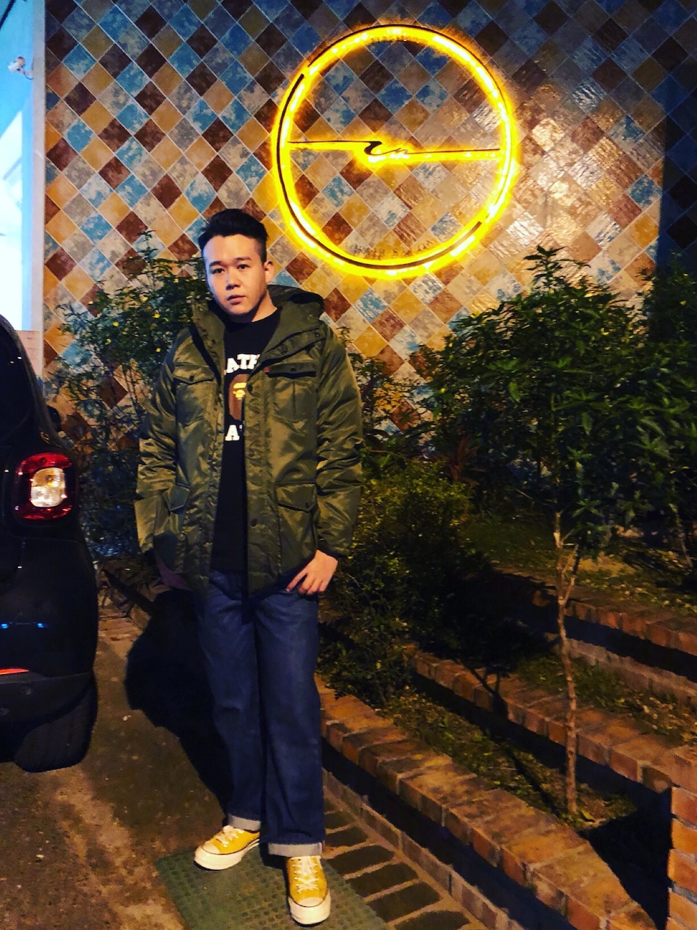 「converse 1970、Levi's、A BATHING APE、boy」｜「Levi'sのアイテム（テーラードジャケット、グリーン系）」を使った、Jonathan Wuさん（メンズ・173cm）の夏コーディネートの1枚目の写真