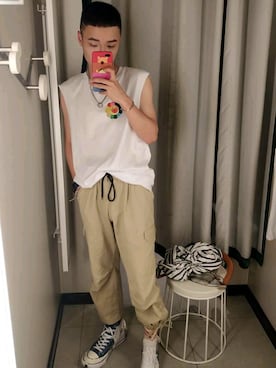 「H&M（エイチ・アンド・エム）のアイテム（タンクトップ、ホワイト系）」を使った、MKing吴さん（メンズ・176cm）の春コーディネート