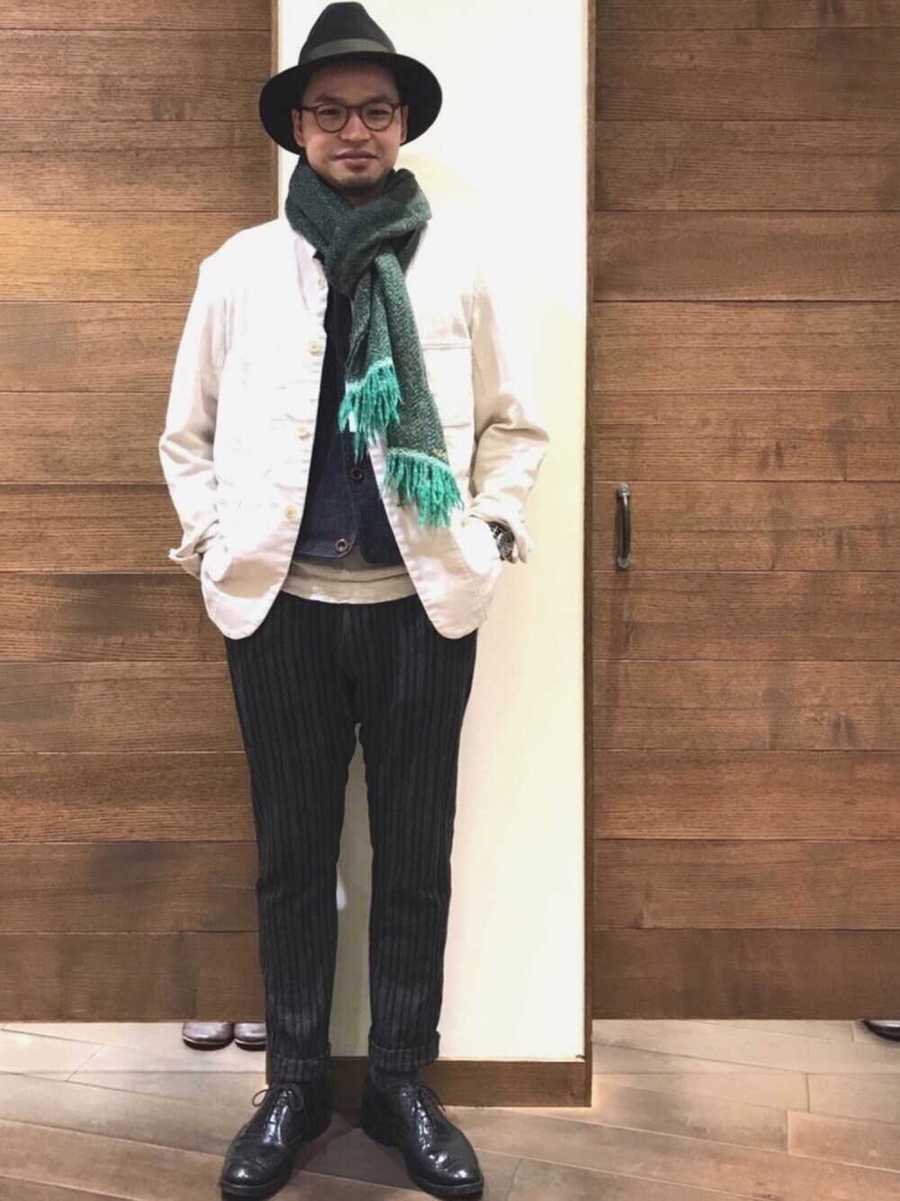 「ハット、カーキ、マフラーぐるぐる、革靴、45R、冬、church's、borsalino、45R メンズ」｜「Borsalinoのアイテム（ハット、グリーン系）」を使った、YOHEIさん（メンズ・174cm）の秋コーディネートの1枚目の写真