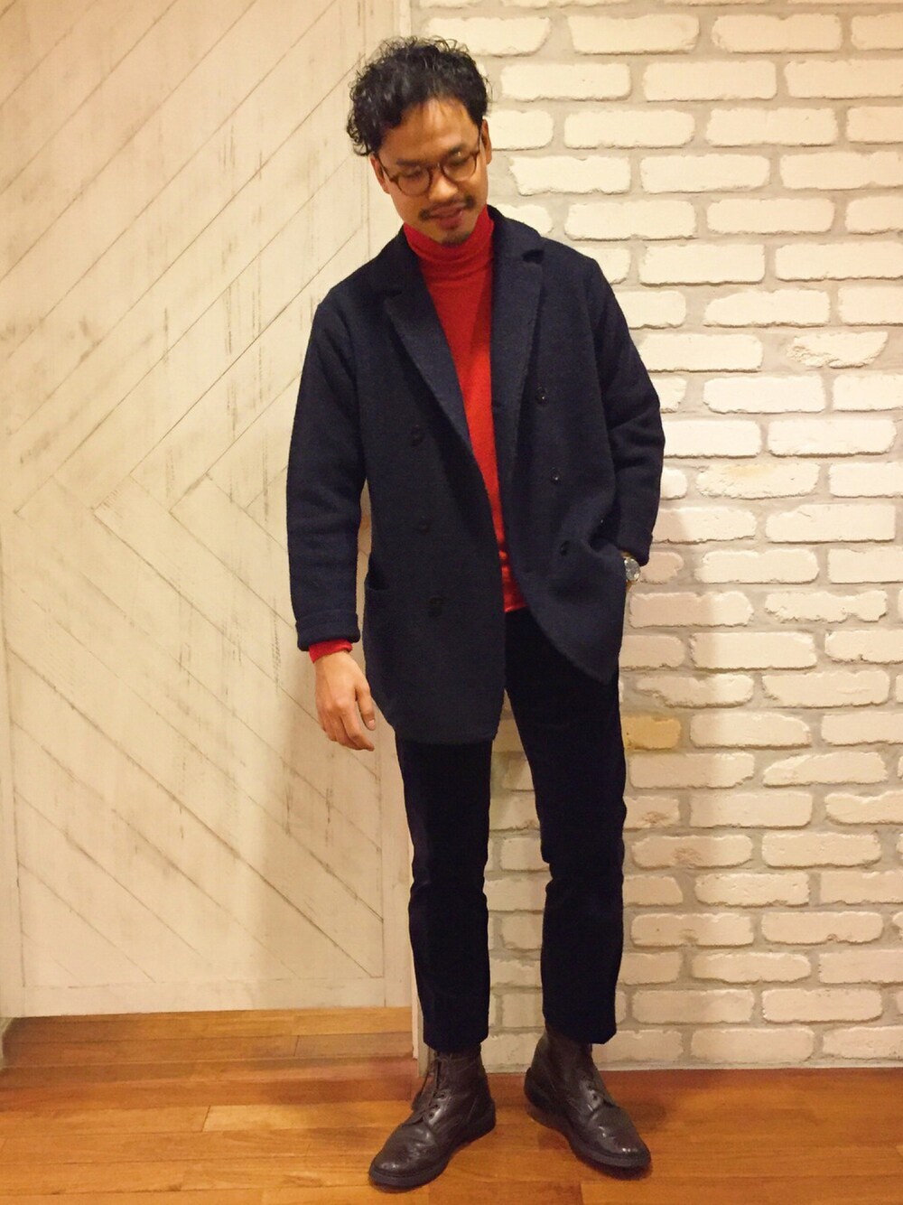 「45R、ダブルジャケット、ピーコート、タートルネック、赤、tricker's、カントリーブーツ、おっさん化、45R メンズ」｜「45Rのアイテム（ジャケット/アウター、その他）」を使った、YOHEIさん（メンズ・174cm）の秋コーディネートの1枚目の写真