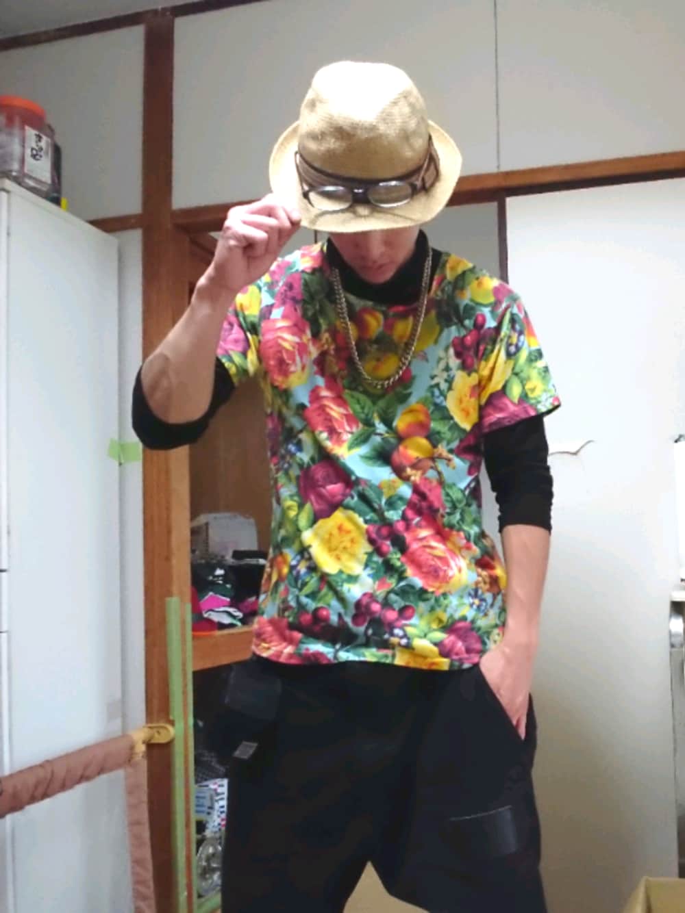 「夏！、JOYRICH、通販様々、梅雨入りですねー、80年代ハマり中、派手、花柄」｜「JOYRICHのアイテム（Tシャツ/カットソー、ブルー系）」を使った、2bro loverさん（メンズ・166cm）の夏コーディネートの1枚目の写真