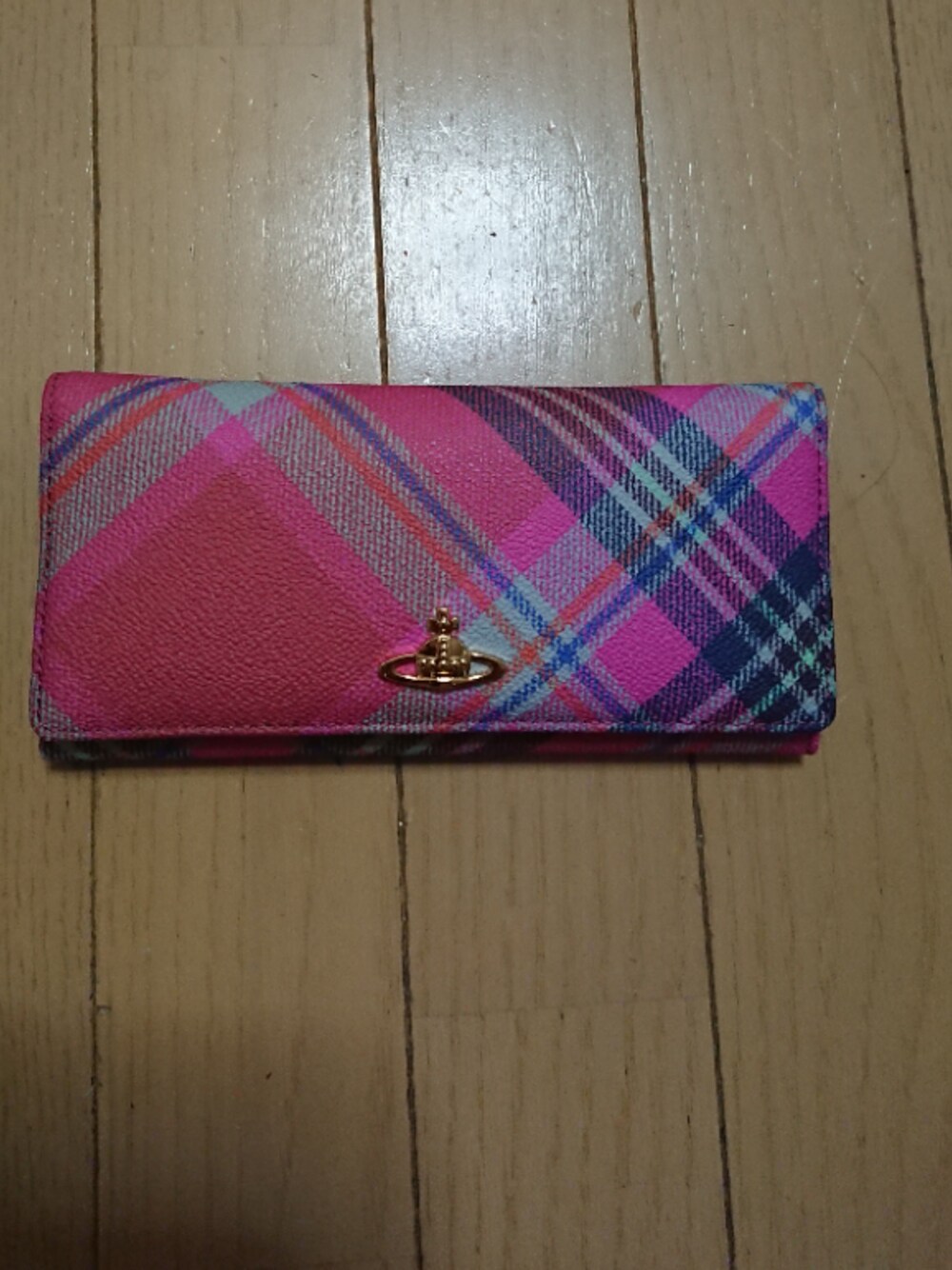 「ヴィヴィアンウエストウッド、長財布、ピンク、買い換えの時期になりますた」｜「Vivienne Westwoodのアイテム（財布、ピンク系）」を使った、2bro loverさん（メンズ・166cm）の夏コーディネートの1枚目の写真