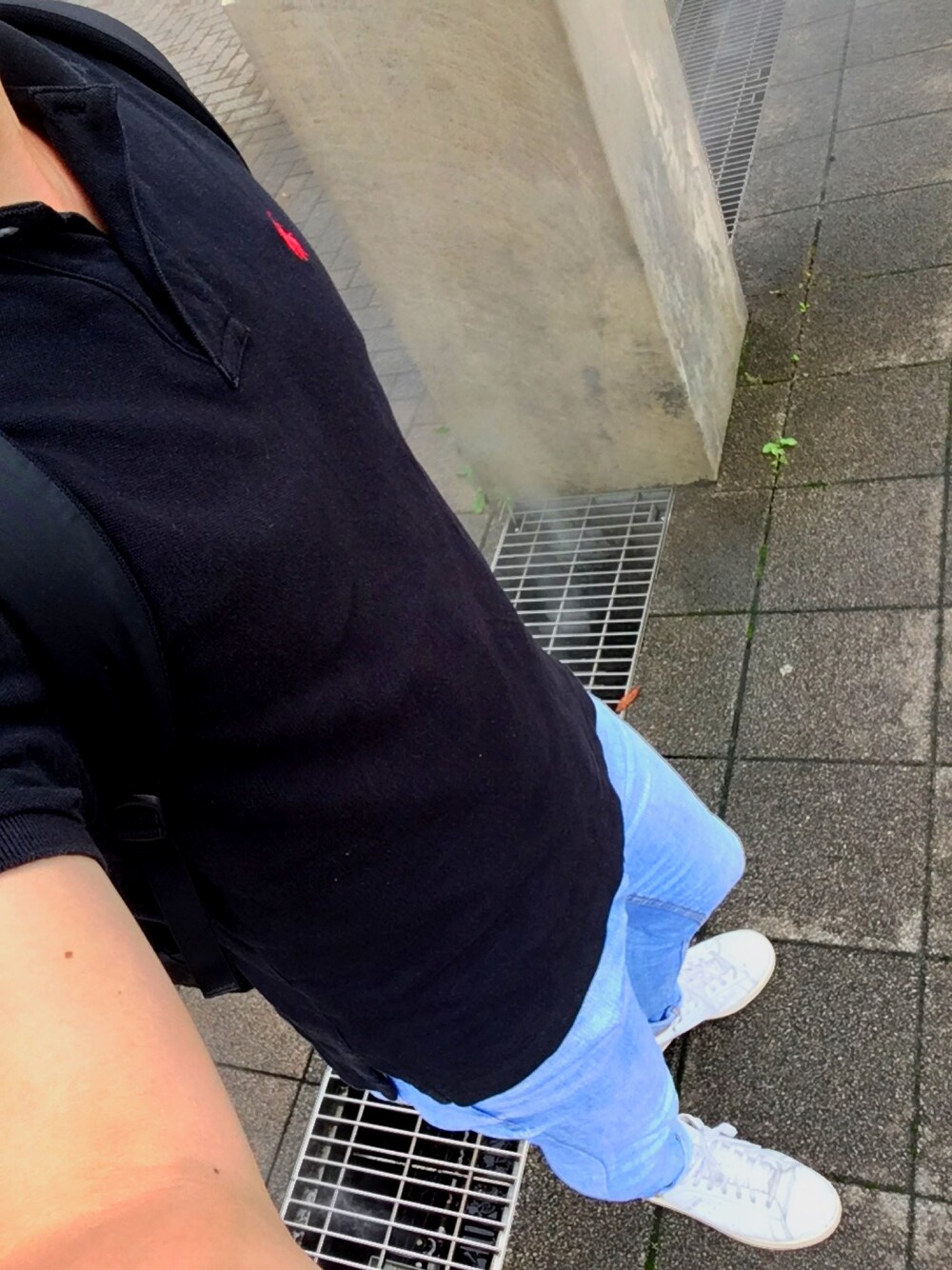 「summer、sporty、ラルフローレン、stansmith、adidas、ポロシャツ」｜「POLO RALPH LAURENのカスタムフィット メッシュ ポロシャツ（ポロシャツ、ブラック系）」を使った、たかさん（メンズ・175cm）の夏コーディネートの1枚目の写真