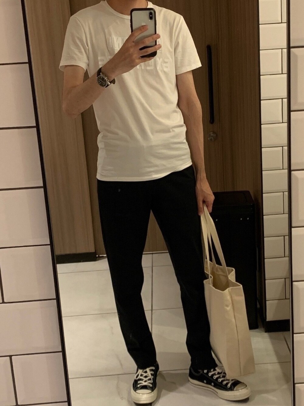 「ARMANI EXCHANGEのアイテム（Tシャツ/カットソー、ホワイト系）」を使った、kakashiさん（メンズ・172cm）の夏コーディネートの1枚目の写真
