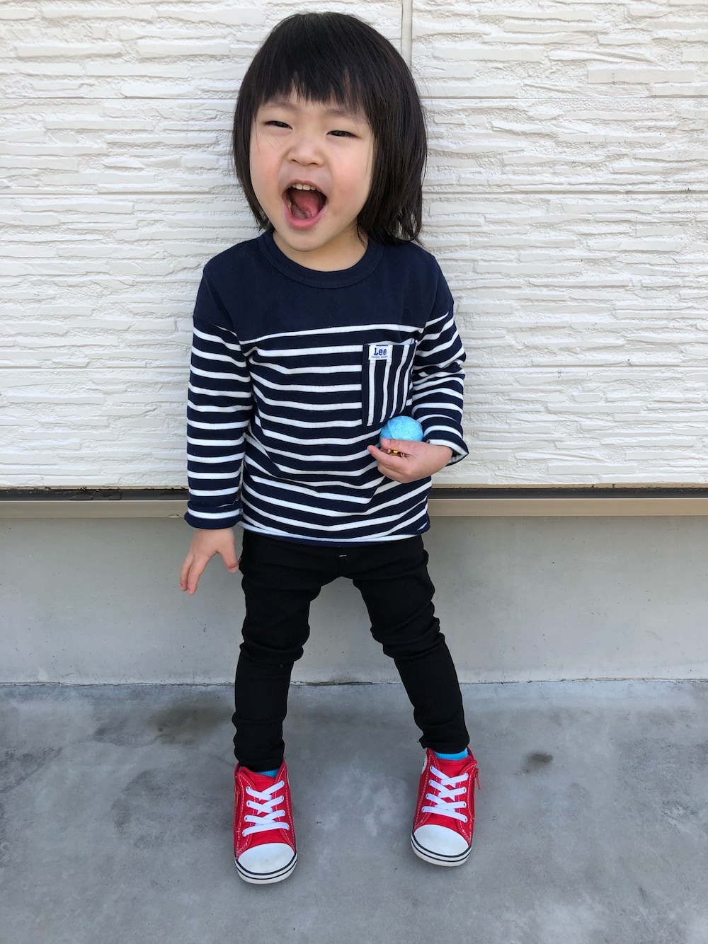 「キッズファッション、シンプル、男の子コーデ、おとこのこ、おしゃれさんと繋がりたい、ボーダートップス、3歳、コンバース、LEE」｜「StompStampのLee/リー 後藤真希さんコラボボーダーTシャツ（80cm~140cm）（Tシャツ/カットソー、ブルー系）」を使った、hikariさん（キッズ・90cm）の春コーディネートの1枚目の写真