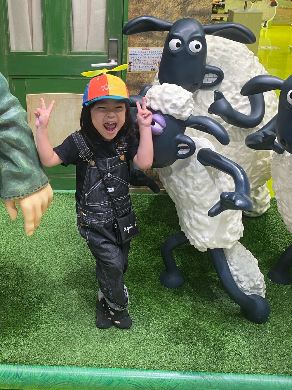 「キッズファッション、サロペット、おしゃれさんと繋がりたい、4歳、おとこのこ、LEE、ナイキ、アニエスベー、ベイフロー(BAYFLOW)、キャップ」｜「LeeのLee/リー キッズ ワークオーバーオール【100-160cm】（サロペット/オーバーオール、ブルー系）」を使った、hikariさん（キッズ・90cm）の夏コーディネートの1枚目の写真