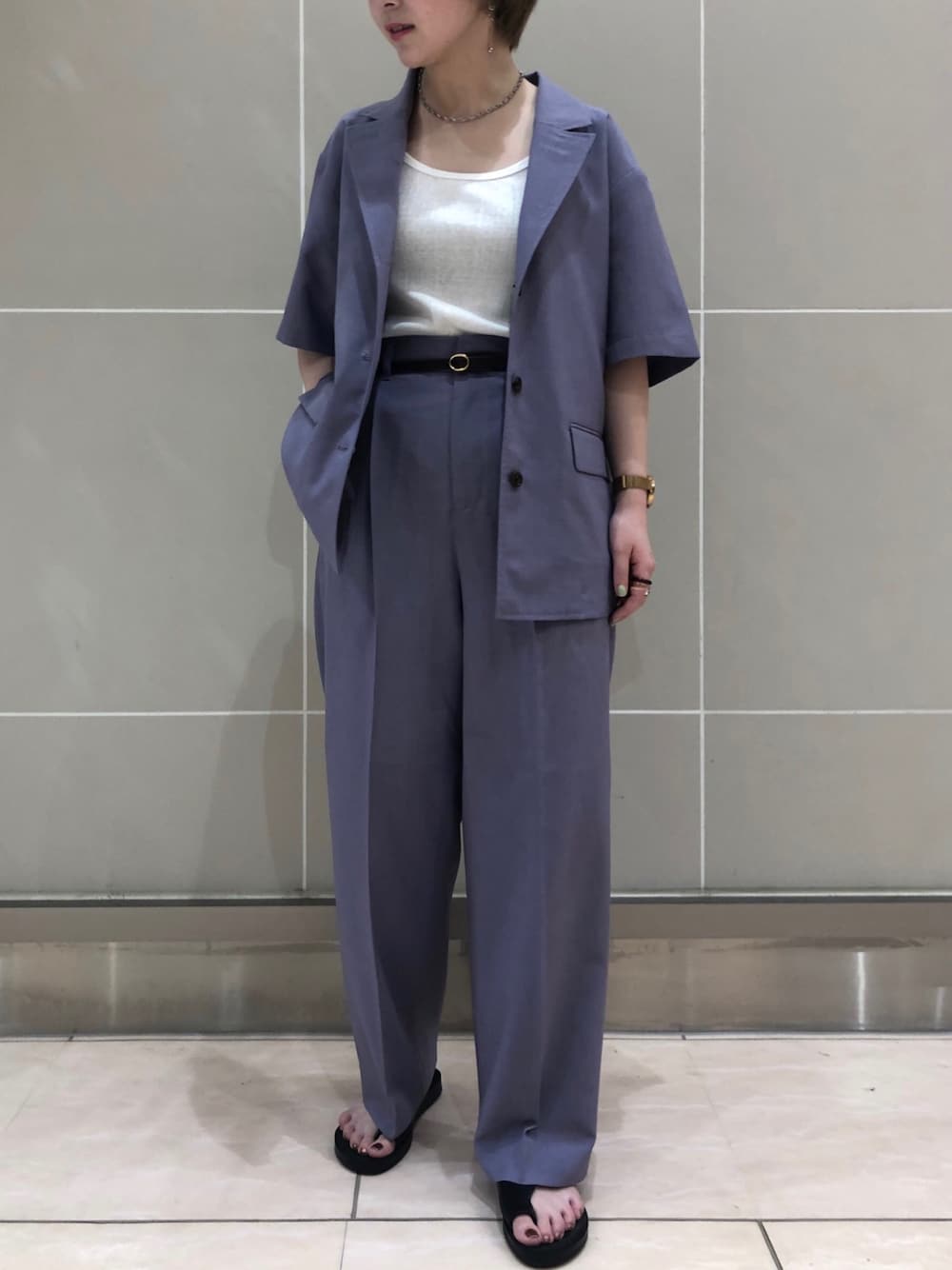 「大人カジュアル、パンツスタイル、ゆるコーデ、きれいめカジュアル、オトナ女子、お洒落さんとつながりたい、セットアップ、LOWRYS FARM、153cmコーデ、低身長」｜「LOWRYS FARMのリネンライクジャケシャツ　888421（シャツ/ブラウス、パープル系）」を使った、Minaさん（レディース・153cm）の夏コーディネートの1枚目の写真
