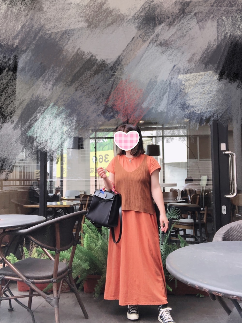 「2020、ootd、低身長、小個子、夏、洋裝、日系極簡、converse、背心」｜「H:CONNECTのアイテム（トップス、オレンジ系）」を使った、lily🇹🇼🇹🇼さん（レディース・151cm）の夏コーディネートの1枚目の写真