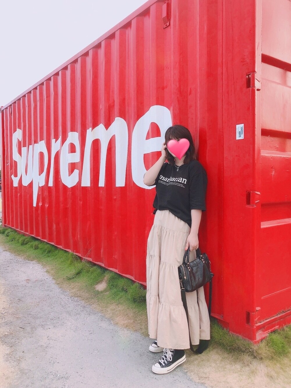「ootd、女人味、低身長、2020、converse、小個子、小隻女、休閒、基礎款、supreme」｜「CONVERSEのアイテム（スニーカー、ブラック系）」を使った、lily🇹🇼🇹🇼さん（レディース・151cm）の夏コーディネートの1枚目の写真