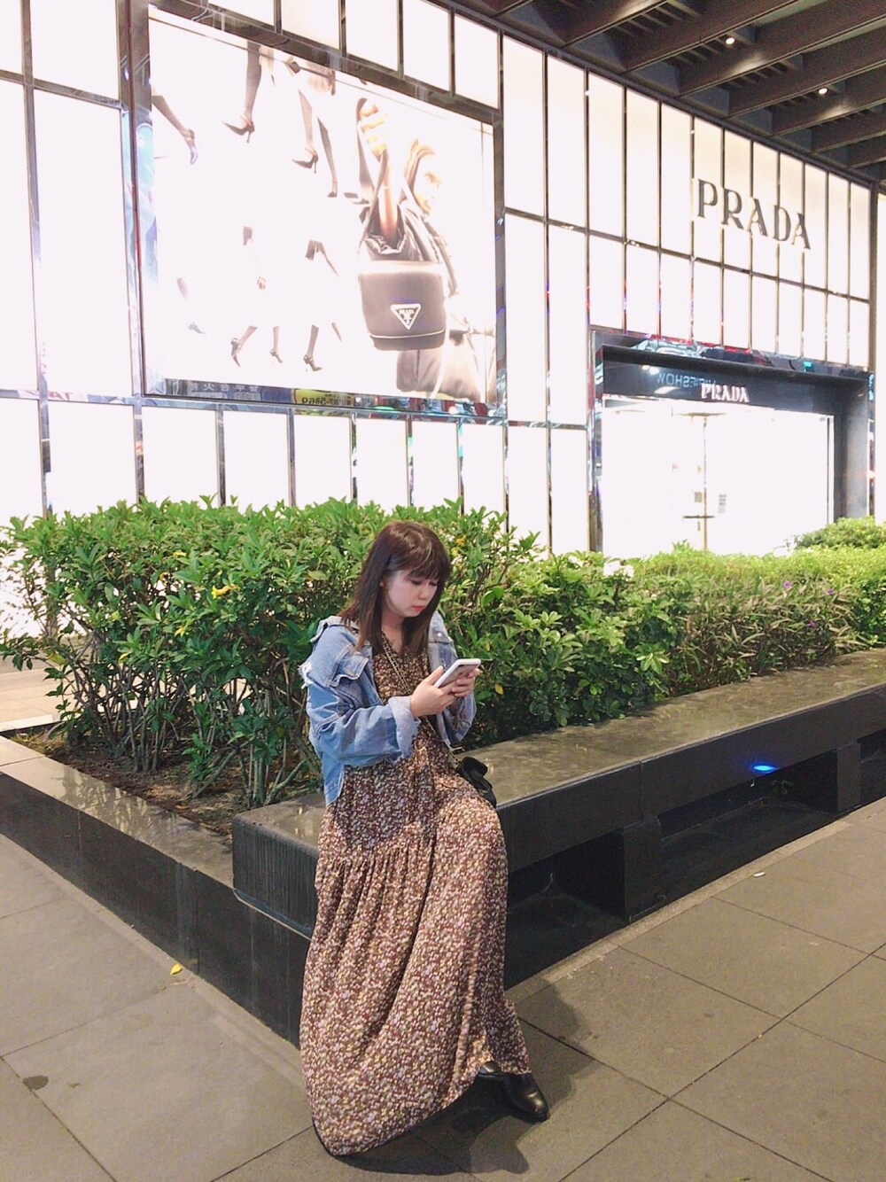 「牛仔外套、碎花洋裝、連身裙、女人味、ootd、GU、低身長、小隻女」｜「GUのアイテム（ブーツ、ブラック系）」を使った、lily🇹🇼🇹🇼さん（レディース・151cm）の秋コーディネートの1枚目の写真