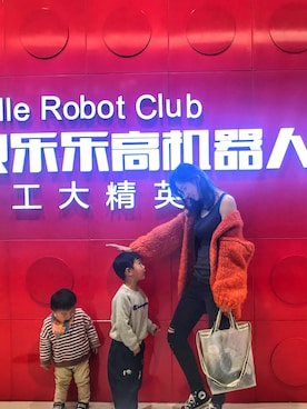 「J BRAND（ジェイブランド）のアイテム（デニムパンツ）」を使った、微博@chirldrensdayさん（レディース・174cm）の秋コーディネート