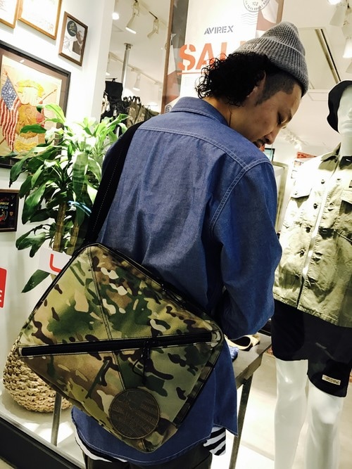 Samsonite Red（サムソナイトレッド）の「AVIREX×Samsonite RED